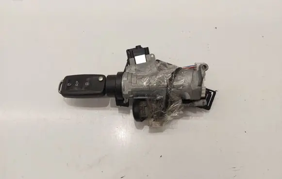 Volkswagen Touran II Ignition lock 5K0905865