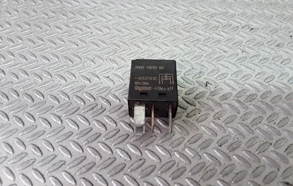 Ford Mondeo Mk III Other relay 2W9314B192BA A1301X17