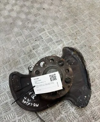 Mercedes-Benz C W204 Front wheel hub 