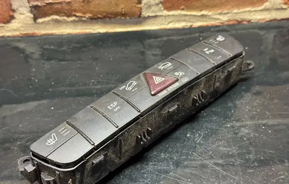 Mercedes-Benz ML W164 Hazard light switch A1648709910 03754749