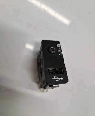 BMW X1 E84 USB socket connector 9241331