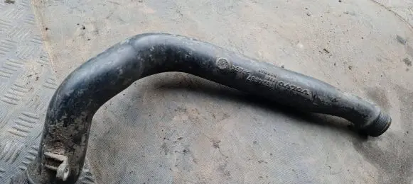 Volvo V70 Intercooler hose/pipe 8624887