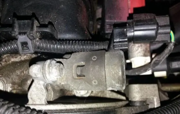Ford Focus Camshaft vanos timing valve 4M5G6L713AE 4M5G-6L713-AE
