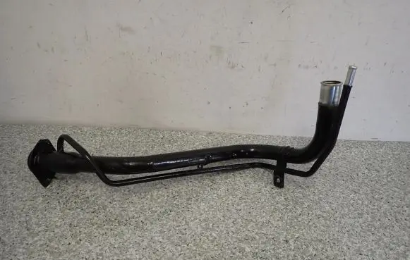 Suzuki SX4 Fuel tank filler neck pipe 