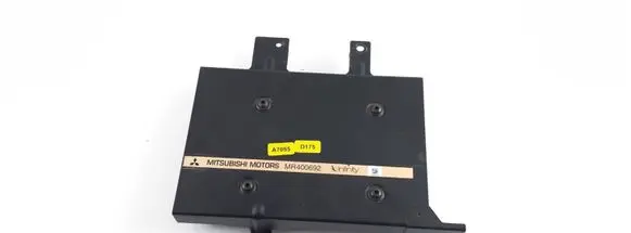 Mitsubishi Galant Sound amplifier MR400692