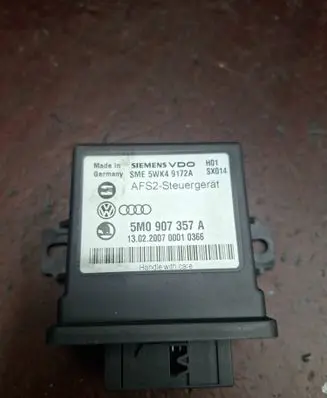 Volkswagen PASSAT B6 Light module LCM 5WK49172A 5M0907357A