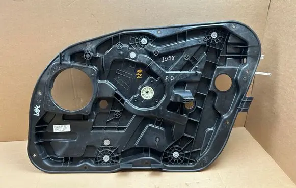 Hyundai i40 Front window lifting mechanism without motor 813203Z020