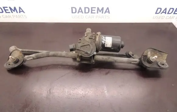 Toyota Corolla E120 E130 Front wiper linkage and motor 8511002100A D171