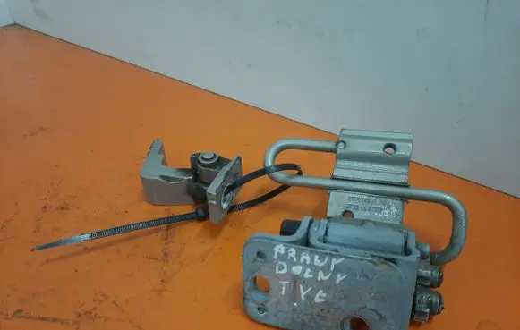 Volkswagen Crafter Front door hinge set 4B0833412E