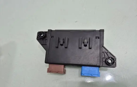 Peugeot 5008 II Tow bar trailer control unit/module 9810050080