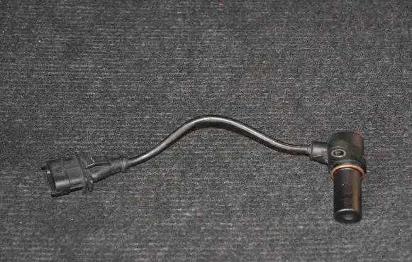 Opel Astra J Crankshaft position sensor 0281002717