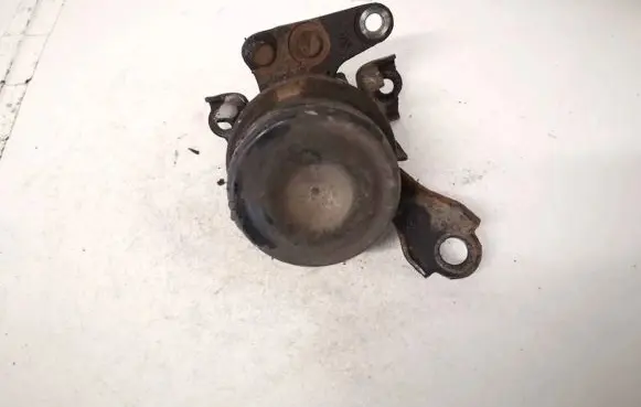 Toyota Avensis Verso Engine mount bracket