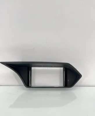 Mercedes-Benz E W212 Radio/GPS head unit trim A2126801436