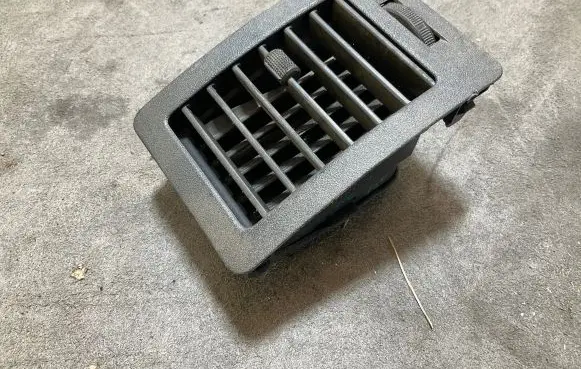 Toyota Hilux (AN10, AN20, AN30) Dashboard side air vent grill/cover trim 556860K011 556600K051 556500K012