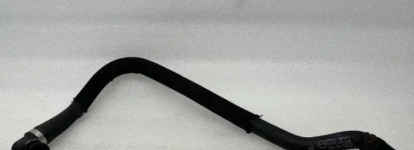 Coolant pipe/hose