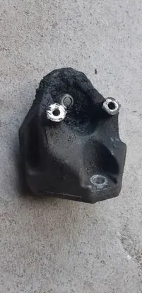 Suzuki Jimny Engine mounting bracket