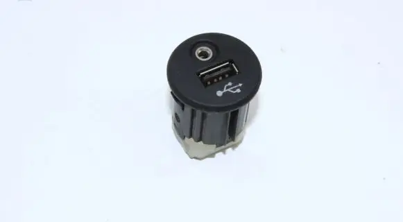 Nissan Juke I F15 AUX in-socket connector 