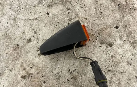 Iveco Daily 6th gen Front indicator light