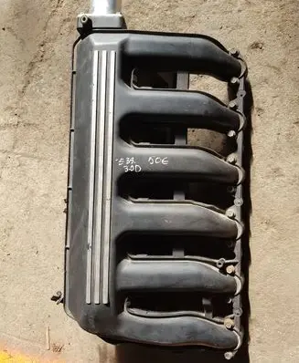 BMW 5 E39 Intake manifold 11612247439