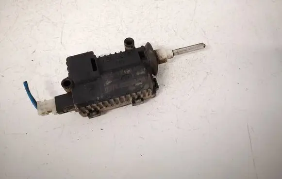 Opel Zafira B Central locking motor 13158426