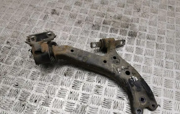 Honda CR-V Front lower control arm/wishbone