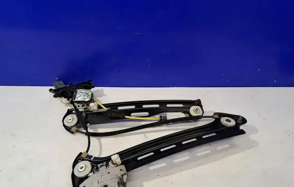Mercedes-Benz CLS C218 X218 Front door electric window regulator 918245100
