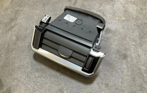 Land Rover Range Rover Velar Dashboard side air vent grill/cover trim J8A2018B09AD 28082017 1017400004