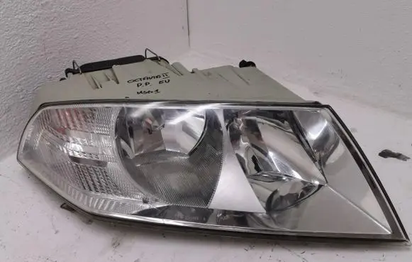 Skoda Octavia Mk2 (1Z) Headlight/headlamp