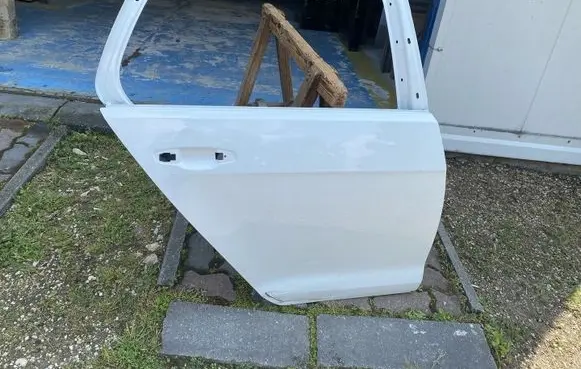 Volkswagen Golf VII Front door 5G4833312L