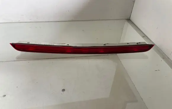 Audi A4 S4 B8 8K Third/center stoplight 8K9945097
