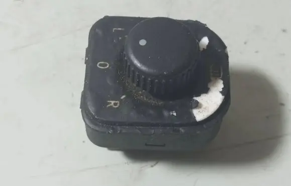 Volkswagen PASSAT B6 Wing mirror switch 1K0959565F 1815