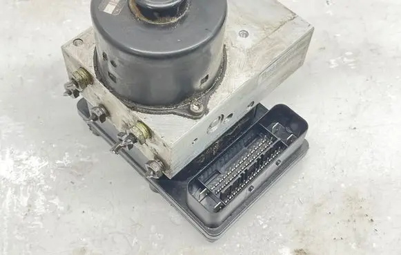 Mercedes-Benz ML W164 ABS Pump A2515450832
