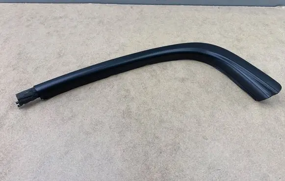 BMW 3 E90 E91 Rear side glass trim 51137117243 7117243