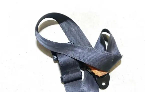Mazda 323 Middle seatbelt (rear) 