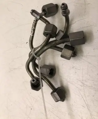 Fuel injector supply line/pipe