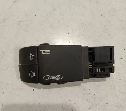 Head unit multimedia control