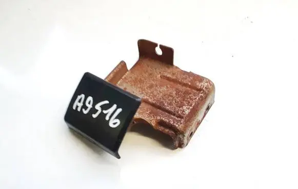 Engine bonnet (hood) release handle