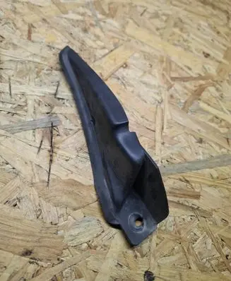 Renault Captur Wiper trim 668637604R