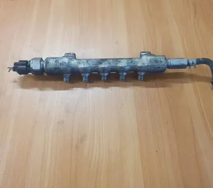Toyota Corolla Verso AR10 Fuel main line pipe 89458