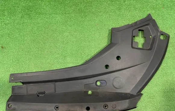 Audi e-tron Engine bonnet/hood lock trim molding 4KE805284