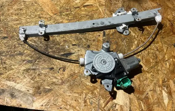 Nissan Navara D23 Rear door window regulator with motor 80731
