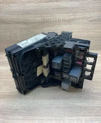 Ford Galaxy Fuse module 7M0962258F