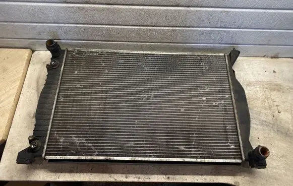 Audi A4 S4 B6 8E 8H Coolant radiator