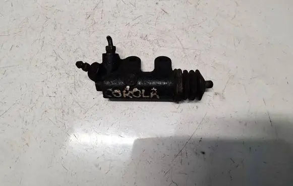Toyota Corolla E110 Clutch master cylinder 