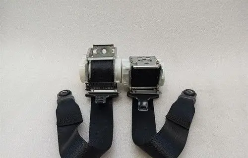 Ferrari FF Rear seatbelt