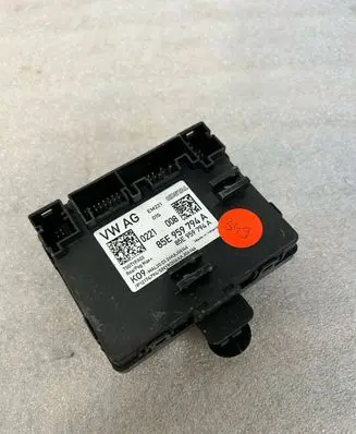 Audi A4 S4 B9 8W Door control unit/module 85E959794A