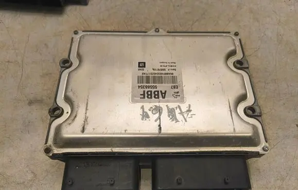 Opel Meriva B Engine control unit/module 55588354 55579719 86AB8FH03240D1S