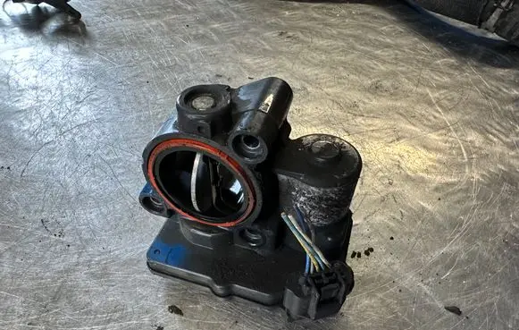 Nissan X-Trail T32 Throttle valve 8201374868