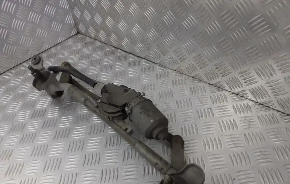 Mazda 5 Front wiper linkage CC29