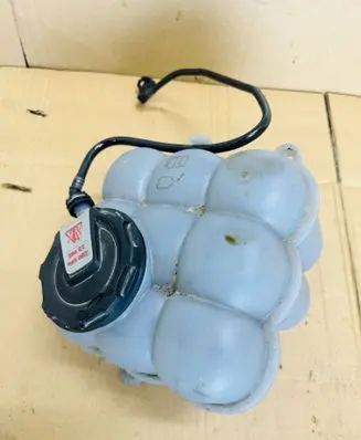 Audi Q7 4M Coolant expansion tank/reservoir 4M0121405AG